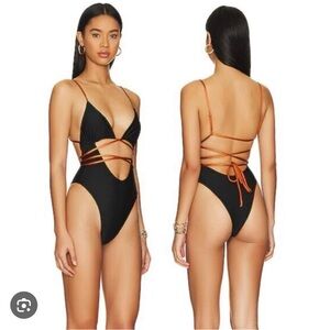 Camila Coelho Black and Camel one piece Swimsuit NWOT size M. Unworn